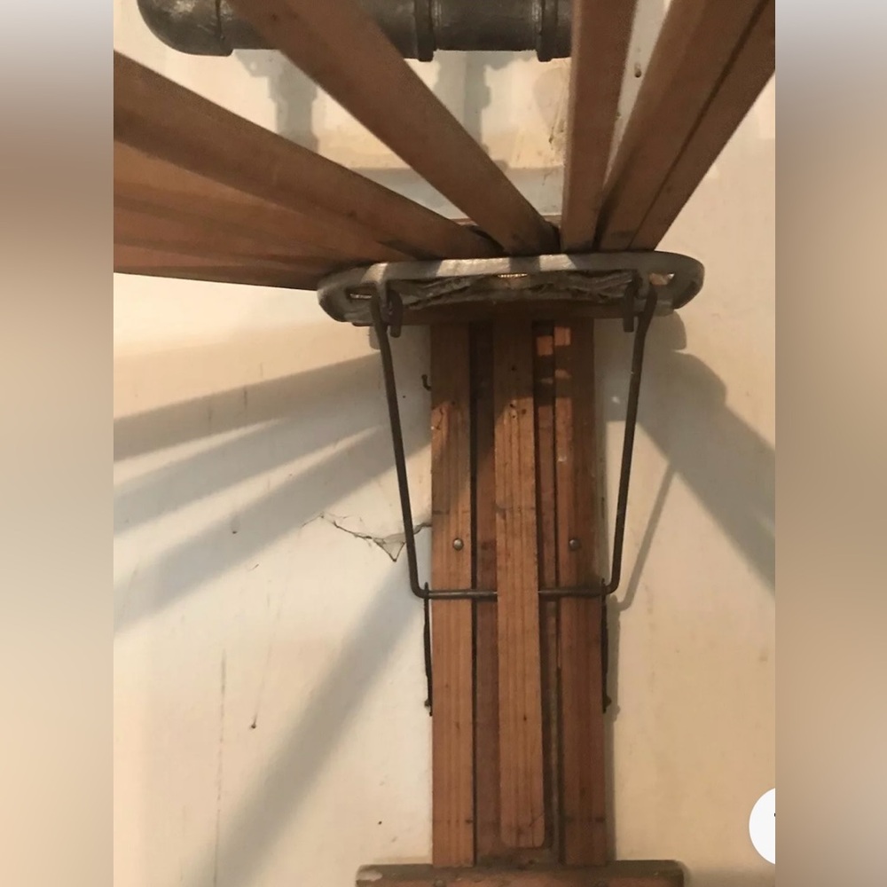 Vintage Wooden Clothes Drying Rack Wall Mountain - Picture 2 of 2